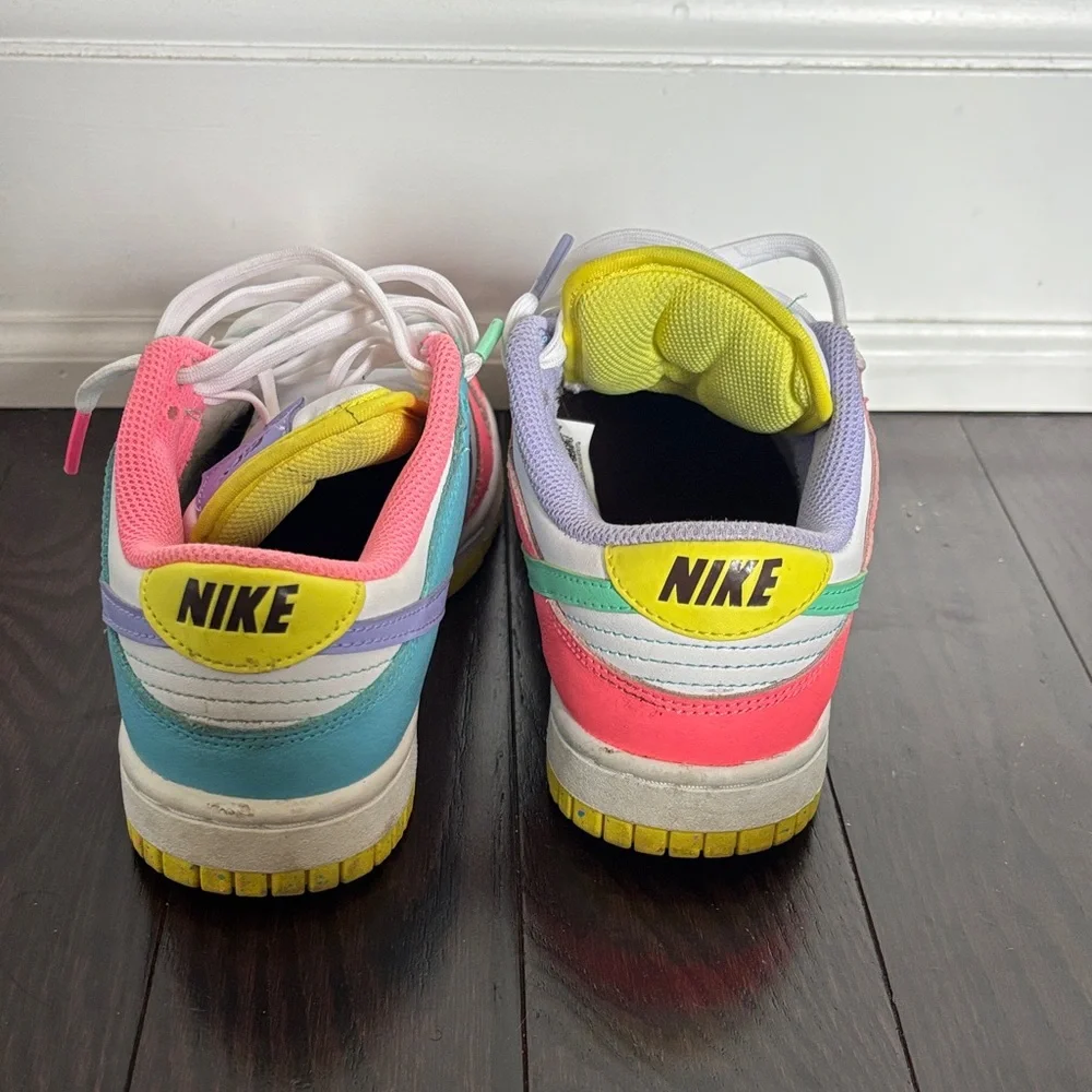 Nike Easter Dunks - Picture 4 of 5
